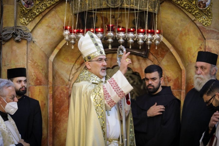Patriarch Pierbattista Pizzaballa blesses the congregation at the Church of the Holy Sepulchre in Jerusalem on April 4, 2021. Patriarch Pierbattista Pizzaballa blesses the congregation at the Church of the Holy Sepulchre in Jerusalem on April 4, 2021.