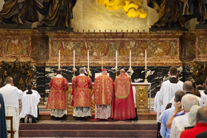 Pontifical Mass in the ‘vetus ordo’ (extraordinary form) for pilgrims on the occasion of the 10th anniversary of
‘Summorum Pontificum’ at St. Peter's Basilica, Sept. 16, 2017. Pontifical Mass in the ‘vetus ordo’ (extraordinary form) for pilgrims on the occasion of the 10th anniversary of
‘Summorum Pontificum’ at St. Peter's Basilica, Sept. 16, 2017.