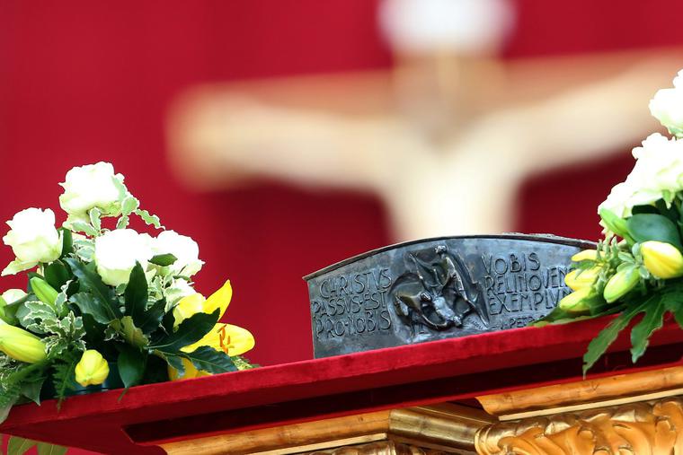 For the first time in nearly 2,000 years, relics of St. Peter are displayed for the veneration of the faithful on the Solemnity of Christ the King in St. Peter's Basilica on Nov. 24, 2013.
Franco Origlia For the first time in nearly 2,000 years, relics of St. Peter are displayed for the veneration of the faithful on the Solemnity of Christ the King in St. Peter's Basilica on Nov. 24, 2013.
Franco Origlia