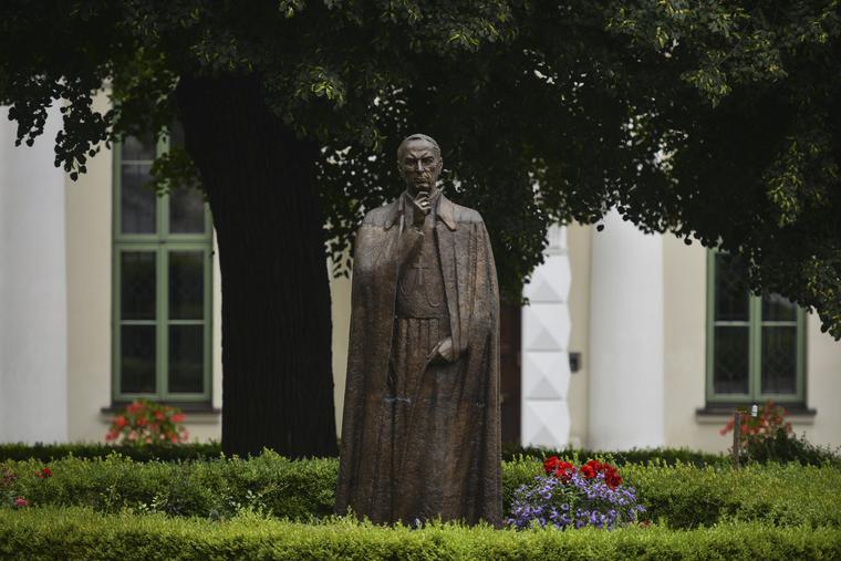 A monument in the courtyard of the the metropolitan curia in Lublin, Poland, commemorates Cardinal Stefan Wyszynski, who will be beatified Sept. 12 in Warsaw A monument in the courtyard of the the metropolitan curia in Lublin, Poland, commemorates Cardinal Stefan Wyszynski, who will be beatified Sept. 12 in Warsaw