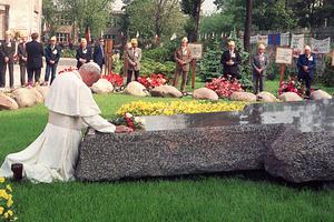 Pope St. John Paul II prays June 14, 1987, in Warsaw in front of the church of Saint Stanislas at the tomb of Blessed Jerzy Popiełuszko. The Solidarity movement chaplain was kidnapped and murdered Oct. 19, 1984. Three secret police officers were found responsible for the murder in 1985 and sentenced to 25, 15 and 14 years in prison. Their immediate superior was sentenced to 25 years in jail. Pope St. John Paul II prays June 14, 1987, in Warsaw in front of the church of Saint Stanislas at the tomb of Blessed Jerzy Popiełuszko. The Solidarity movement chaplain was kidnapped and murdered Oct. 19, 1984. Three secret police officers were found responsible for the murder in 1985 and sentenced to 25, 15 and 14 years in prison. Their immediate superior was sentenced to 25 years in jail.