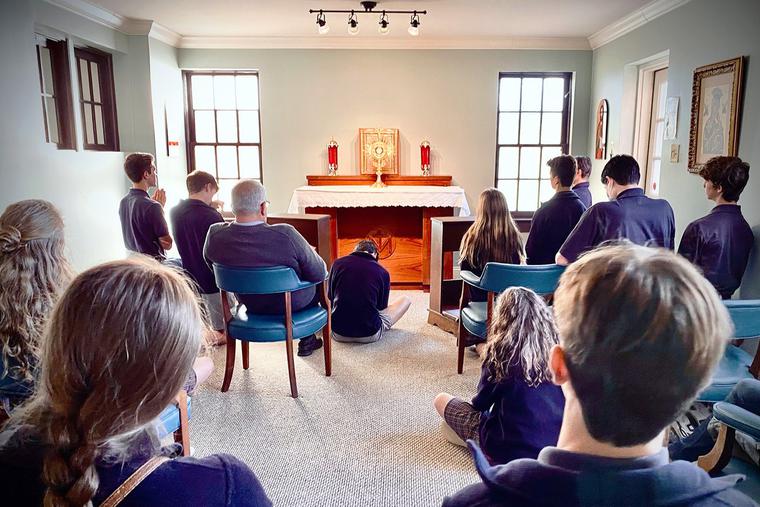 Students fill a perpetual adoration chapel in Louisiana Students fill a perpetual adoration chapel in Louisiana