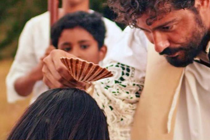 A scene from ‘St. Francis Xavier: To the Ends of the Earth’ portrays the saint baptizing new believers in the 16th century. A scene from ‘St. Francis Xavier: To the Ends of the Earth’ portrays the saint baptizing new believers in the 16th century.