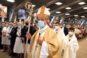 Archbishop of Paris Michel Aupetit arrives to lead Mass which brought together 9000 pilgrims to commemorate the Assumption of the Virgin Mary on August 15, 2021 in Lourdes, southern France.
