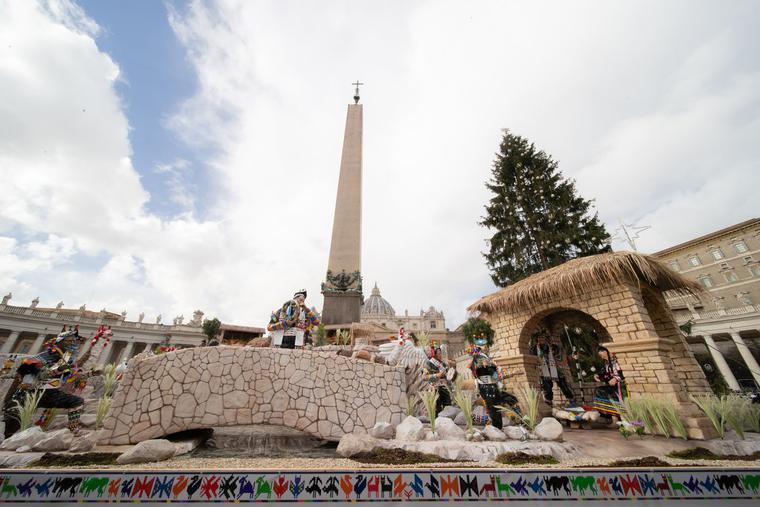 The Nativity scene and tree at the Vatican come respectively from the Huancavelica Region of Peru and Andalo in Trentino. The Nativity scene and tree at the Vatican come respectively from the Huancavelica Region of Peru and Andalo in Trentino.