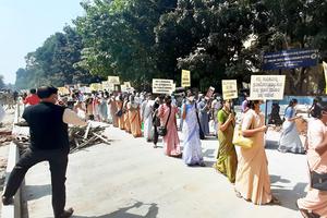 Christians, Muslims and secular groups protest the ‘Karnataka Protection of Right to Freedom of Religion Bill’ in Banga
lore, India, on Wednesday. Christians, Muslims and secular groups protest the ‘Karnataka Protection of Right to Freedom of Religion Bill’ in Banga
lore, India, on Wednesday.