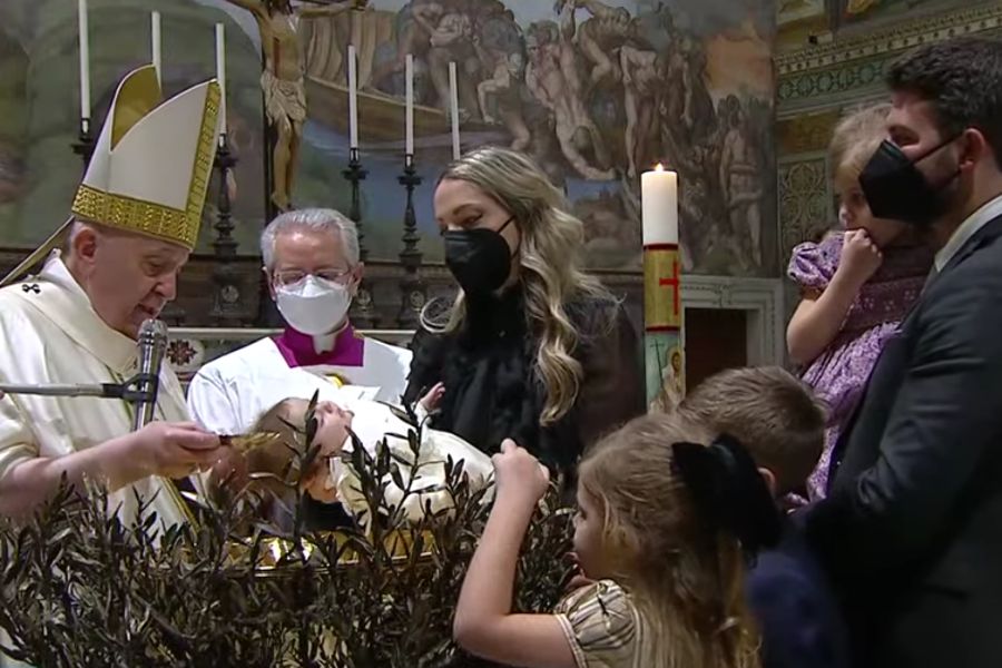 Pope Francis Baptizes Babies in Sistine Chapel for 1st Time Since COVID-19 Declared a Pandemic Pope Francis Baptizes Babies in Sistine Chapel for 1st Time Since COVID-19 Declared a Pandemic