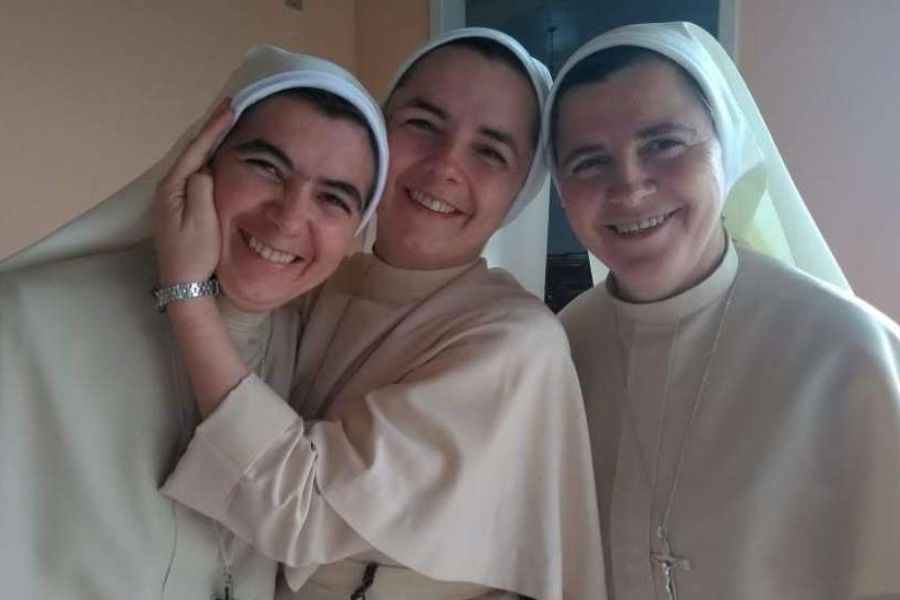 Sister Isabela, Sister Roziane and Sister Mariana Guimaraes belong to the Institute of the Sisters of Our Lady of Good Counsel. Sister Isabela, Sister Roziane and Sister Mariana Guimaraes belong to the Institute of the Sisters of Our Lady of Good Counsel.