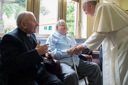 Vatican Offers Plenary Indulgence for Visiting the Elderly on Grandparents&rsquo; Day