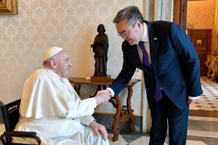 Pope Francis greets Mukhtar Tileuberdi, Kazakhstan’s deputy prime minister and foreign minister, at the Vatican on May 30. Pope Francis greets Mukhtar Tileuberdi, Kazakhstan’s deputy prime minister and foreign minister, at the Vatican on May 30.