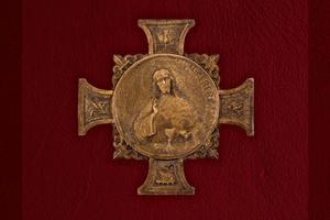 ‘Behold, It Is I’ reflects on the Real Presence. ‘Behold, It Is I’ reflects on the Real Presence.