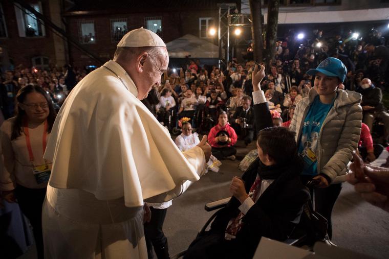 Locals greet Pope Francis in Bogota, Colombia on September 7, 2017 during his September 6-11 papal visit to the country. Locals greet Pope Francis in Bogota, Colombia on September 7, 2017 during his September 6-11 papal visit to the country.