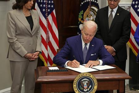 Biden&rsquo;s &lsquo;Performative&rsquo; Executive Order on Abortion Access