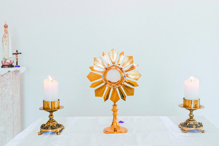 Children love to adore Christ in the Eucharist. Brothers of St. John Father Antoine Thomas explains why it is so important on EWTN on Aug. 3. Children love to adore Christ in the Eucharist. Brothers of St. John Father Antoine Thomas explains why it is so important on EWTN on Aug. 3.