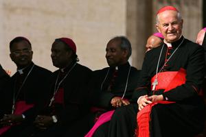 Cardinal Jozef Tomko of Slovakia is seen during Pope Benedict XVI's general audience on St-Peter square at the Vatican, November 2, 2005. Cardinal Jozef Tomko of Slovakia is seen during Pope Benedict XVI's general audience on St-Peter square at the Vatican, November 2, 2005.