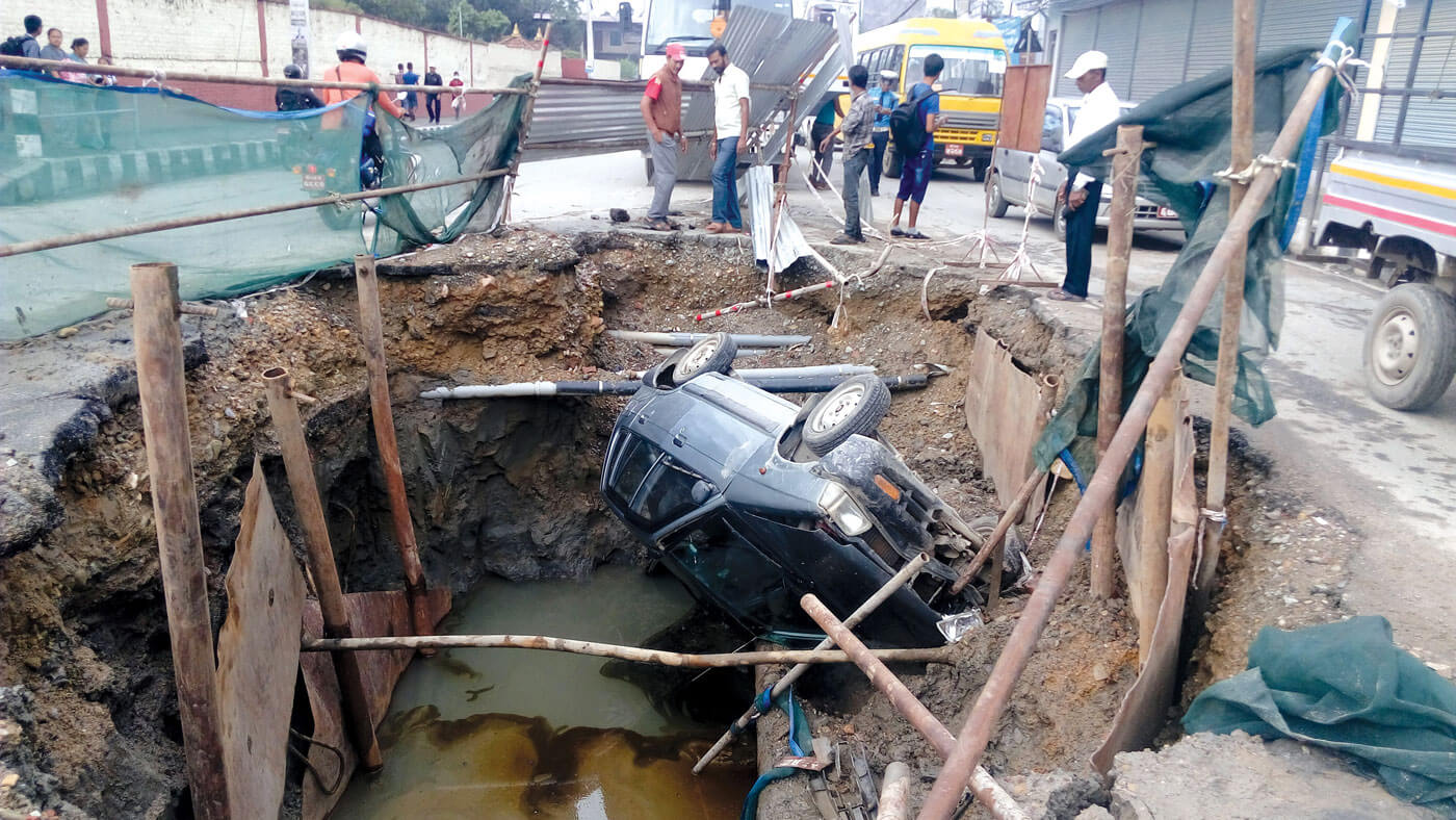 The bumpy road to federalism