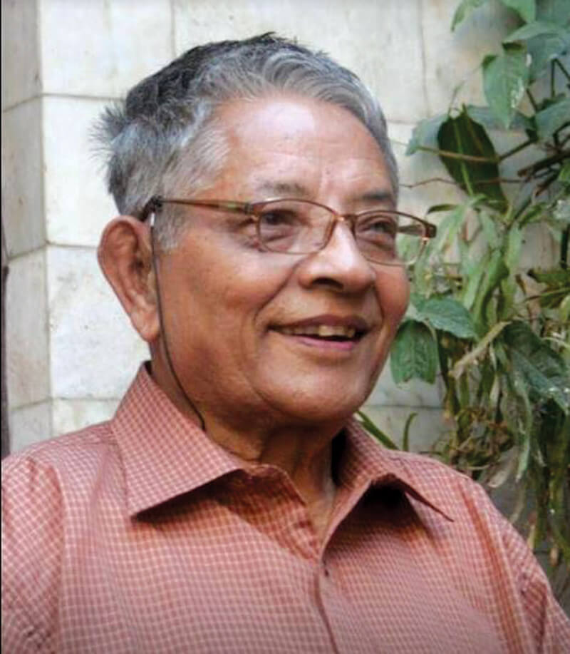 Reading up on Communism at Nati Bajra’s