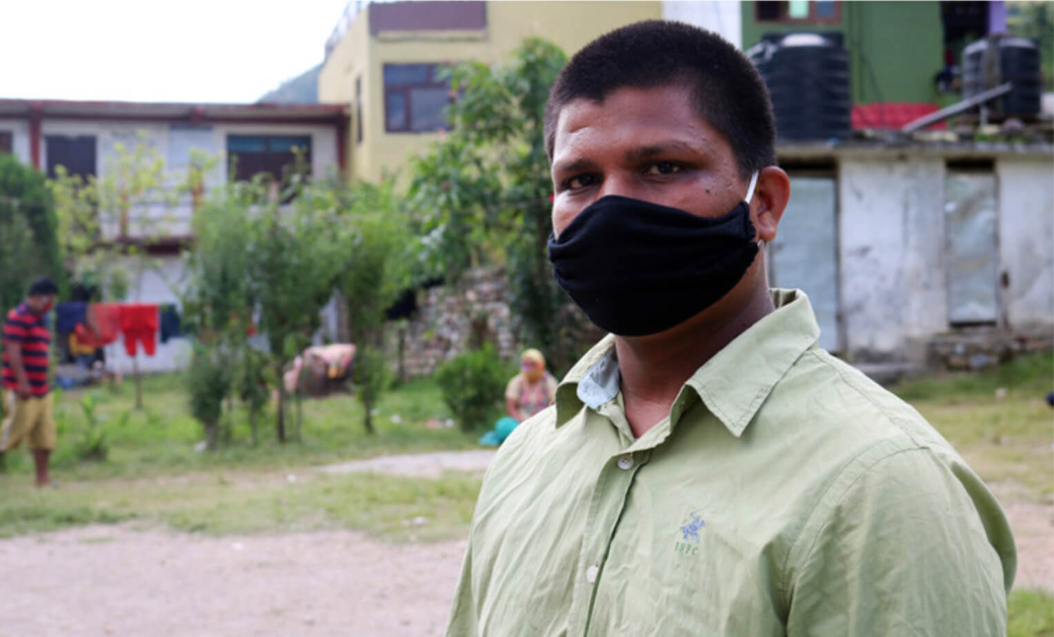 Workers return to jobless Nepal