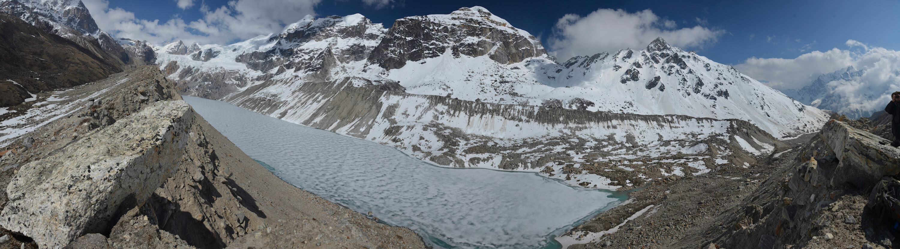 Tracing past glacial floods in Kangchenjunga