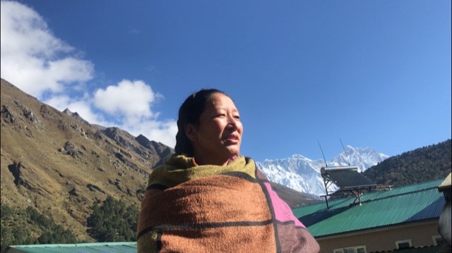 Everest Trail reopens, but cautiously