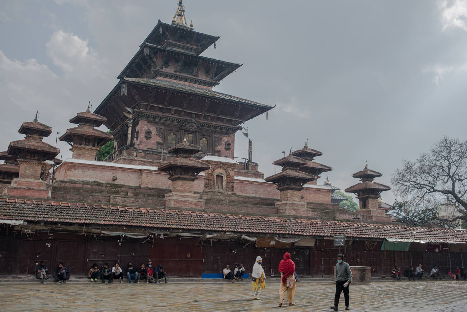 Who looted Nepal's gods?