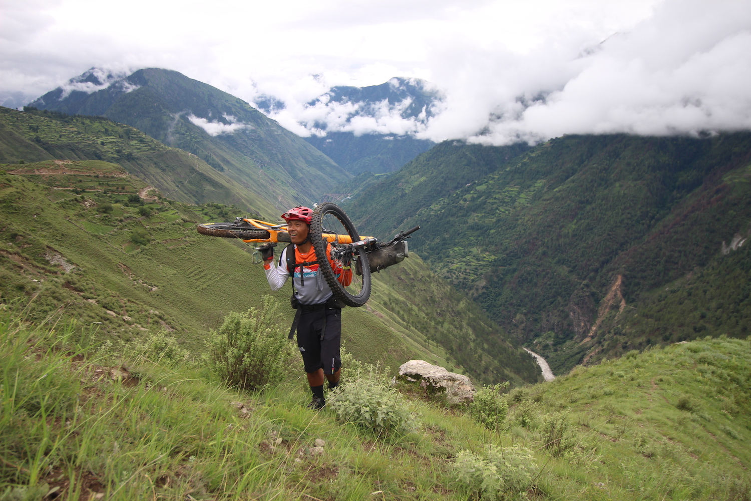 Peddling the Great Himalayan Trail