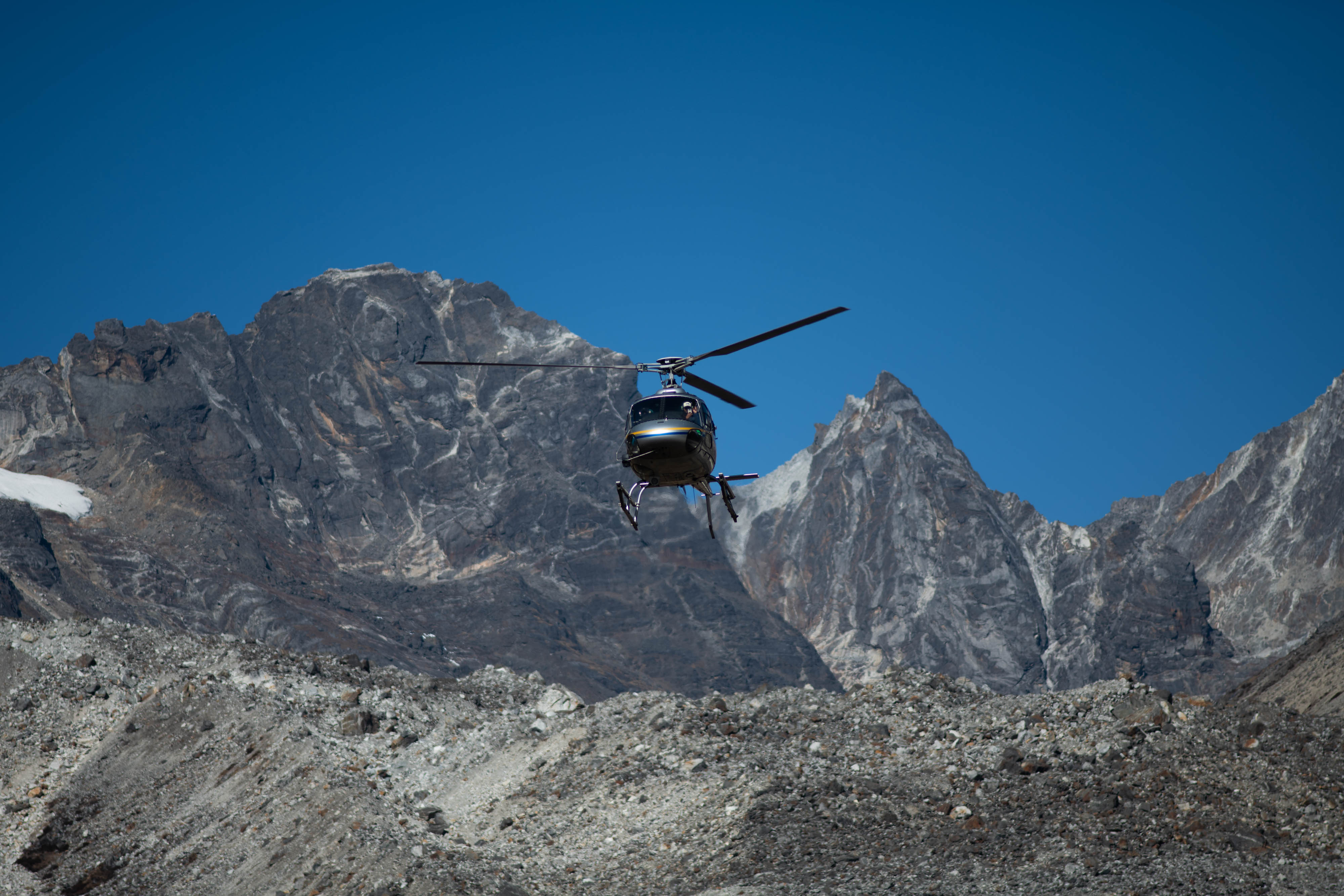 More porters sick on Everest trail