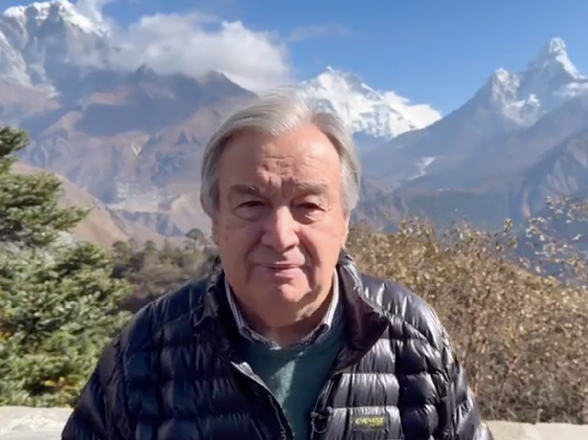 Below Mt Everest, António Guterres urges climate action