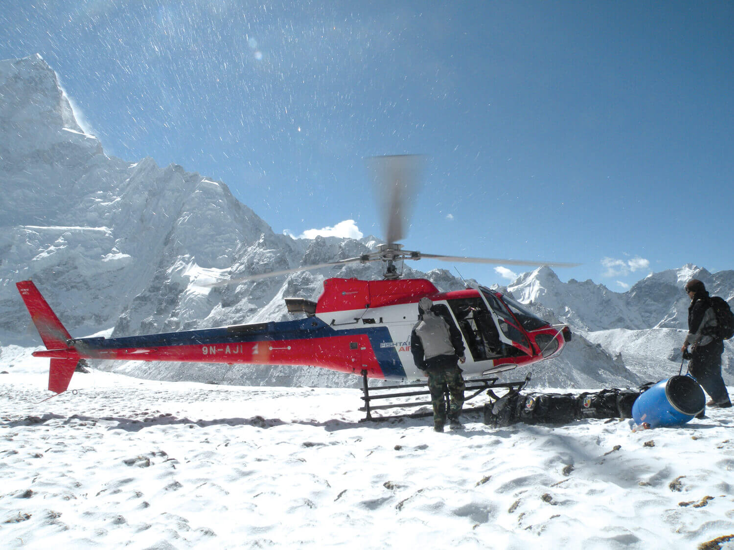 Nepal chops chopper flights to Everest