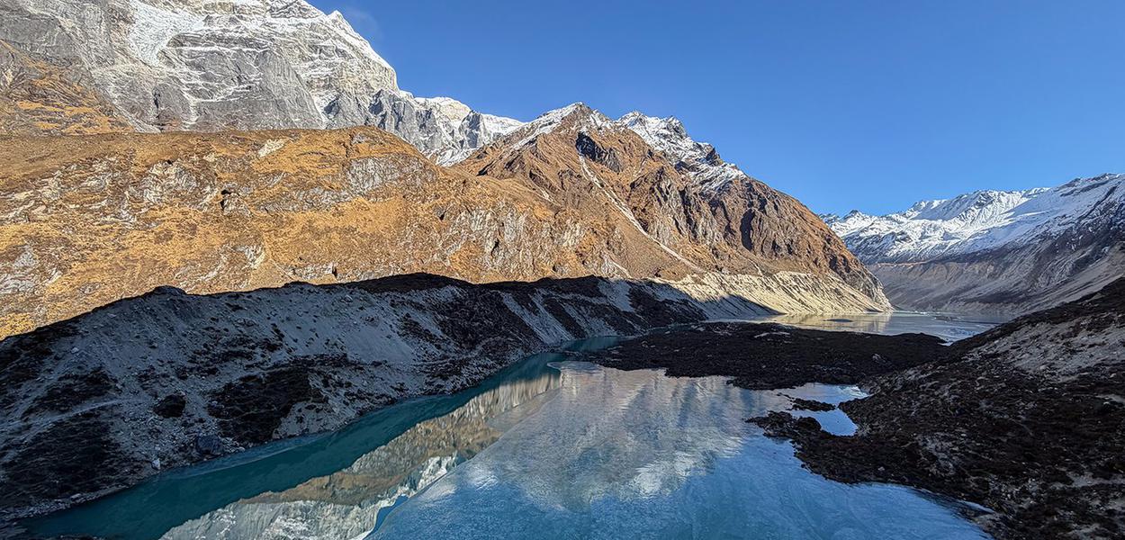 Hotter Himalaya melts glaciers