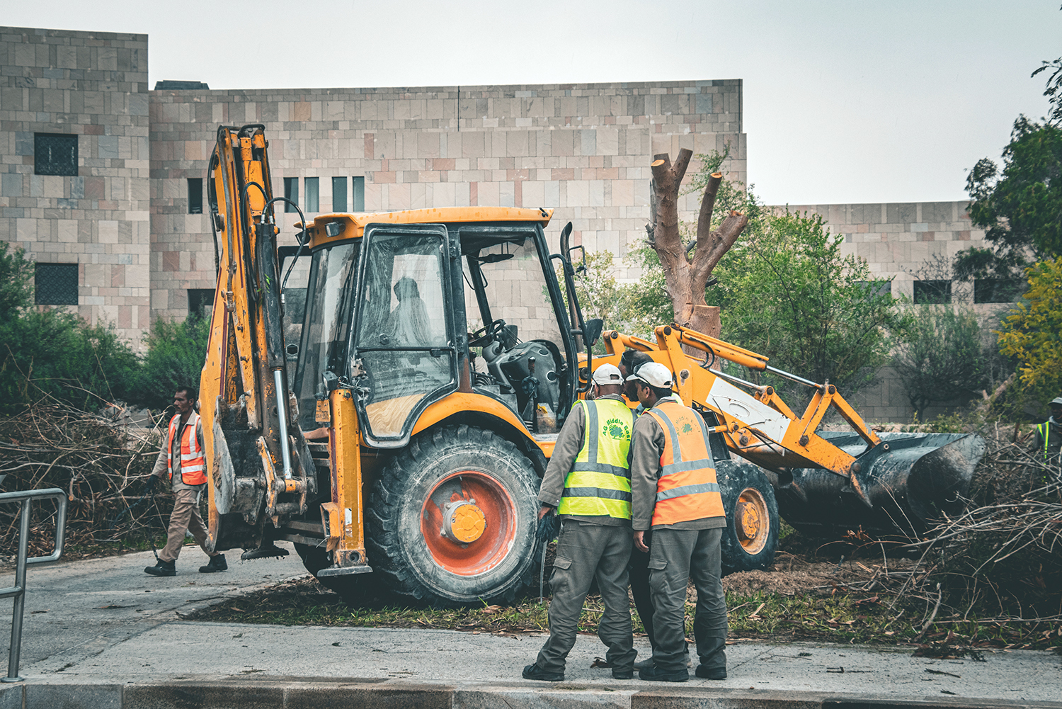 Migrant workers in wartime