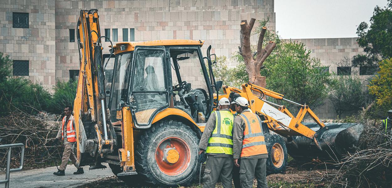 Migrant workers in wartime