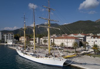 Školski brod "Jadran"