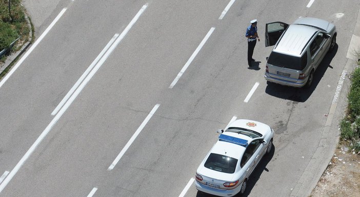 kontrola policija