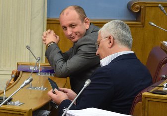 Milan Knežević, Andrija Mandić