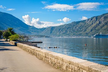 Boka Kotorska, lijepo vrijeme, sunčano