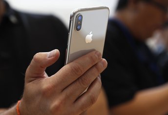 Apple, iPhone X