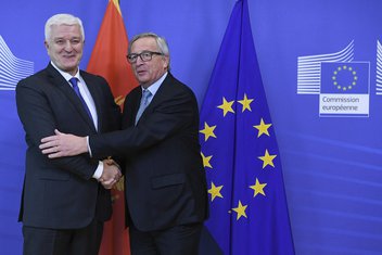 Duško Marković, Žan Klod Junker