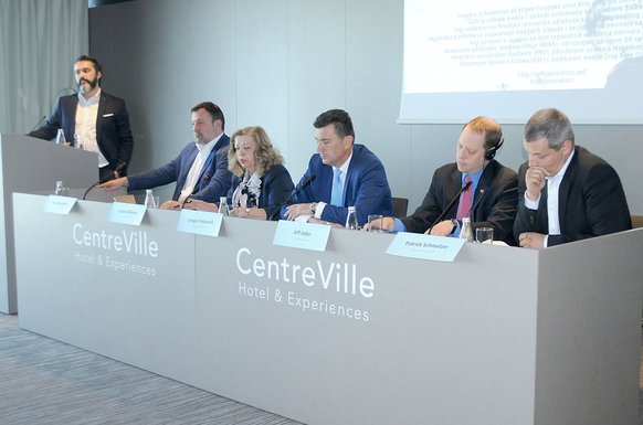 Silom na sedmu konferencija