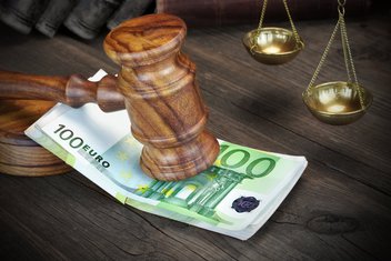 Euri, presuda