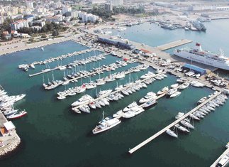 Marina bar