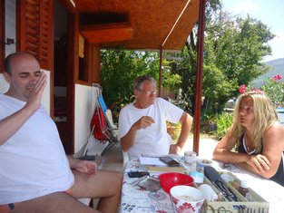 Vlasnici kućica, Kumbor
