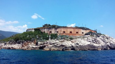 Mamula i Lastavica