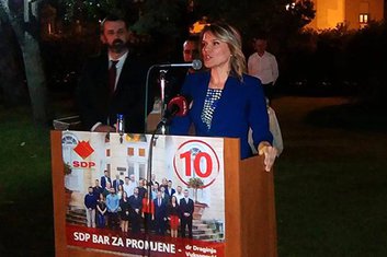 Draginja Vuksanović, Bar