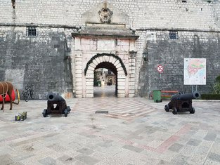 topovi Kotor, Stari grad Kotor