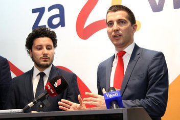 Dritan Abazović, Aleksa Bečić