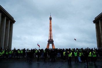 Protest Pariz, Žuti prsluci