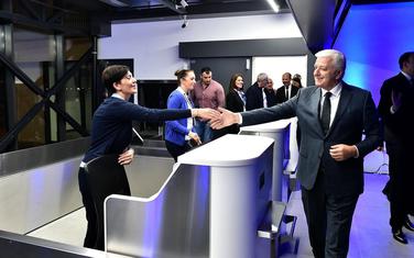 Marković sa radnicima Aerodroma...