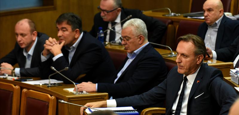 Poslanici citiraju pisce, filozofe, pjevače...