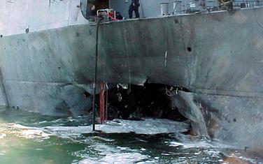 Razarač USS Cole 2000.